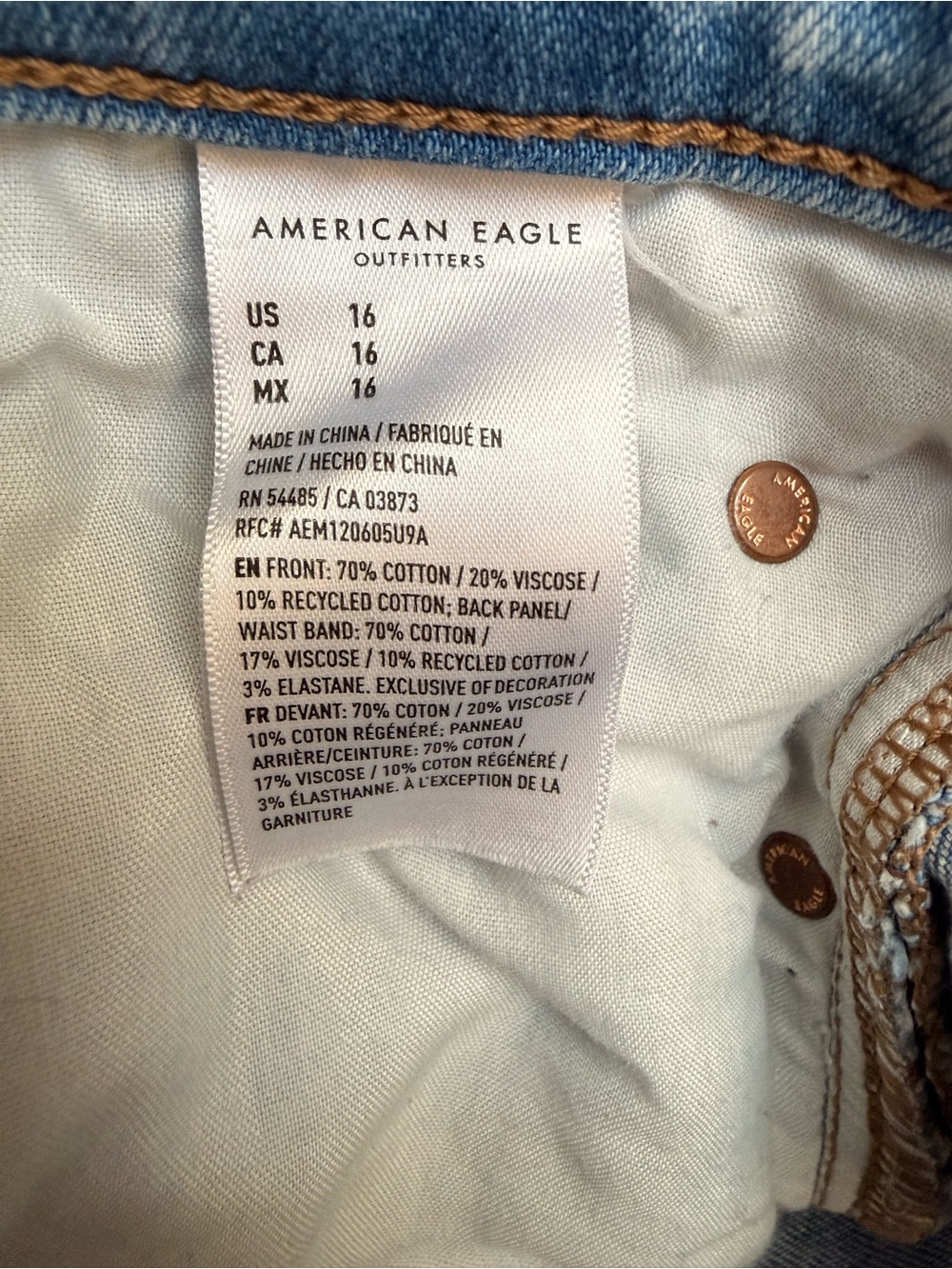 American Eagle Relaxed Short Light Wash Distressed Denim Cutoff Shorts Size 16 - Picture 10 of 11